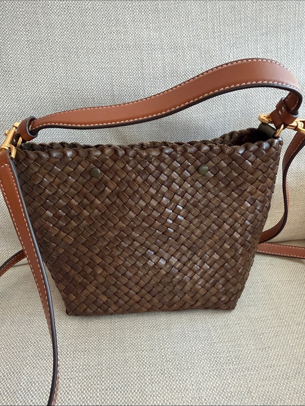 Tory Burch McGraw Woven Leather Crossbody Bucket Bag olive color - Picture 3 of 6